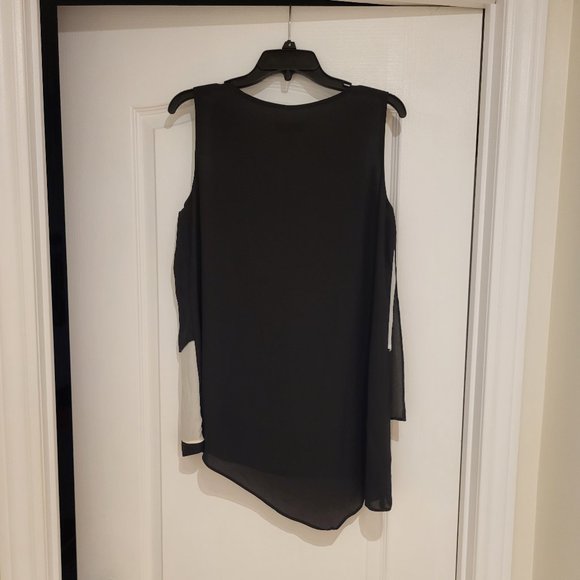 BLACK AND WHITE TOP - Picture 2 of 3